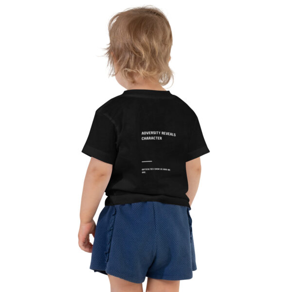 Camiseta de manga corta para niño - Forged in Adversity - Image 4