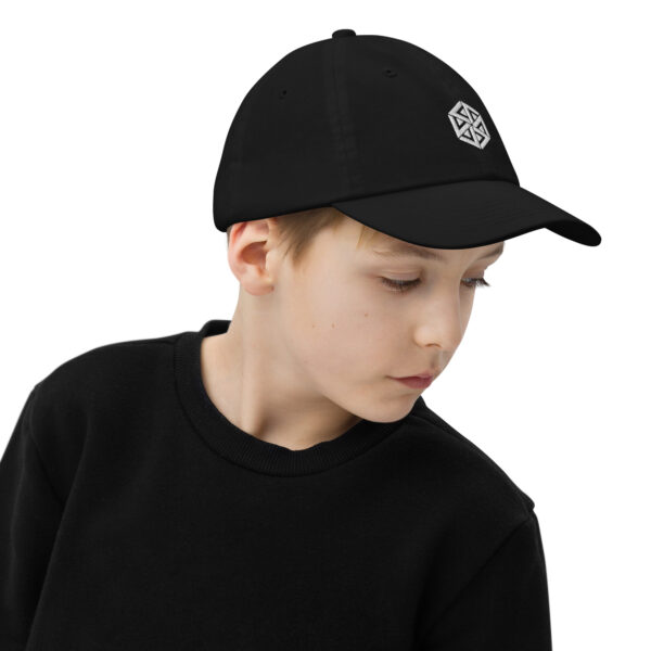 Gorra juvenil - Forged in Adversity - Image 7