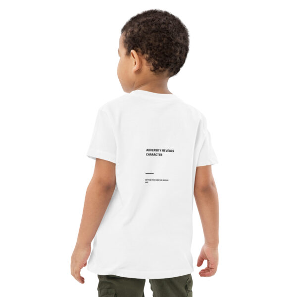 Camiseta algodón orgánico niño - Forged in Adversity - Image 4